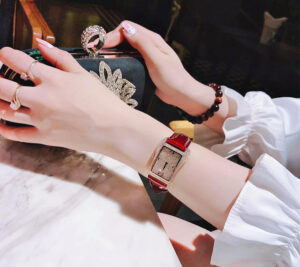 dong-ho-nu-dep-sang-chanh