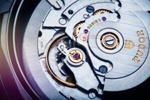 Tudor-su-dung-may-eta-2824-2-top-grade