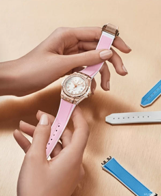 cach deo dong ho hublot 11