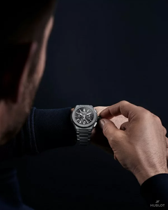 cach deo dong ho hublot 12