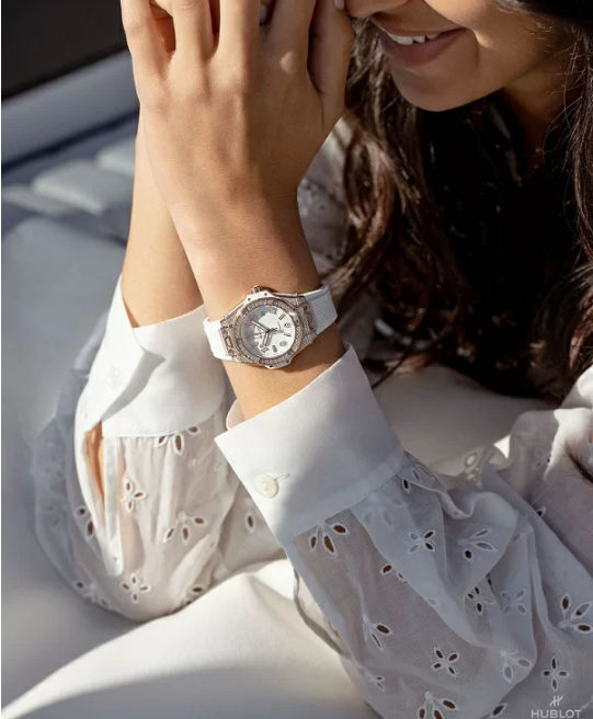 cach deo dong ho hublot 8