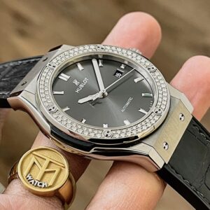 1 Hublot Classic Fusion Titanium Diamond