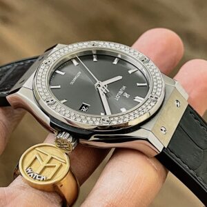 2 Hublot Classic Fusion Titanium Diamond