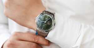 nen chon dong ho mat gi 2