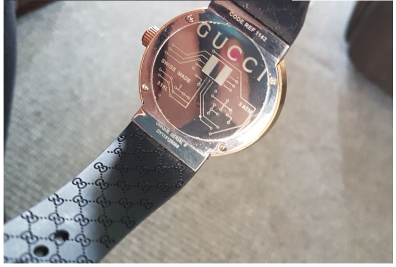 phan biet dong ho gucci chinh hang 1