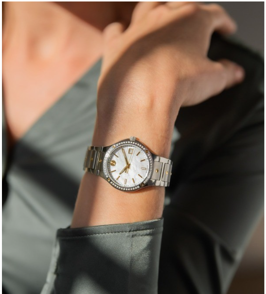 dong ho movado 7