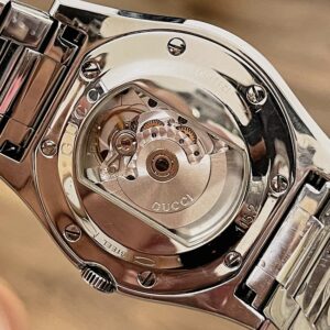 2 Gucci Pantheon YA115202 ETA 2824-2