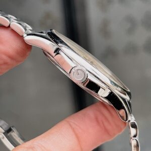 5 Gucci YA126320