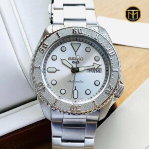 5 Seiko Automatic Sports SRPE71K1