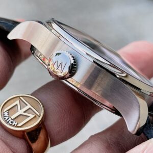 4 Azimuth Round-1 Regulateur Retrograde Minutes