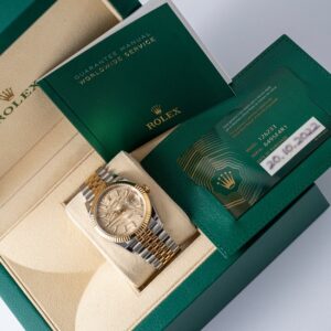 6 Rolex Datejust 36 126233-0037 Automatic