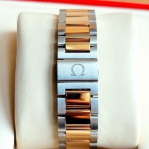 4 Omega Seamaster Aqua Terra Calendar 231.20.39.22.06.001