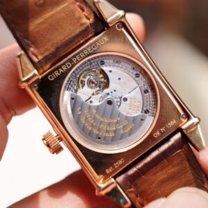 6 Girard Perregaux Vintage 1945 Grande Date 2580