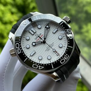 3 Omega Seamaster Professional Diver 210.32.42.20.04.001