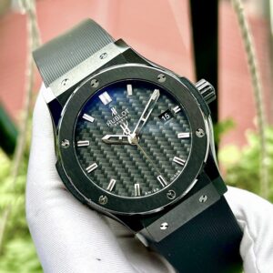 4 Hublot Classic Fusion Ceramic Black 542.CM.1770.RX