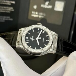 5 Hublot Classic Fusion Black Pave 42mm 542.NX.1171.LR