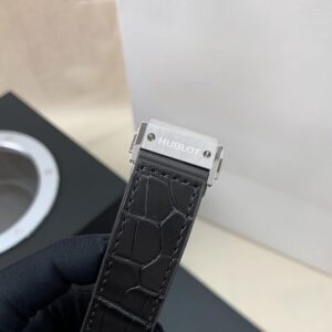 6 Hublot Classic Fusion Black Pave 42mm 542.NX.1171.LR