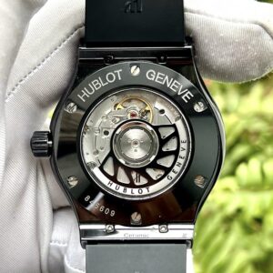 6 Hublot Classic Fusion Ceramic Black 542.CM.1770.RX
