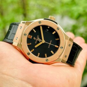 7 Hublot Classic Fusion Black 18k 565.OX.1181.LR 38mm