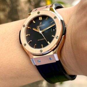 9 Hublot Classic Fusion Black 18k 565.OX.1181.LR 38mm