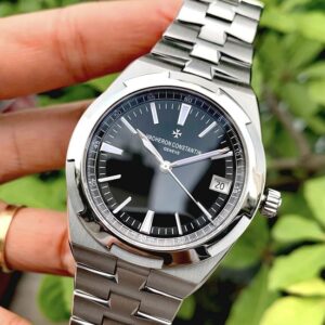 1 Vacheron Constantin Overseas 4500V Black Dial 41mm
