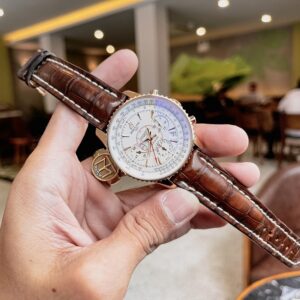 4 Breitling Montbrillant Chronograph 01 RB013012G710-722P