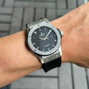 4 Hublot Classic Fusion Black 542NX1171LR 42mm