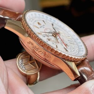 6 Breitling Montbrillant Chronograph 01 RB013012G710-722P