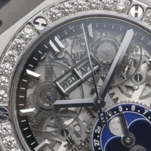 2 Hublot Classic Fusion Aerofusion Moonphase 547.NX.0170.LR