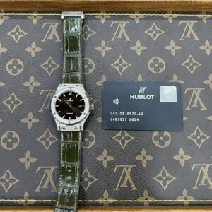 2 Hublot Classic Fusion Green Pave 42mm 542.NX.8970.LR