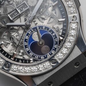5 Hublot Classic Fusion Aerofusion Moonphase 547.NX.0170.LR