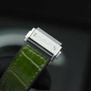 5 Hublot Classic Fusion Green Pave 42mm 542.NX.8970.LR