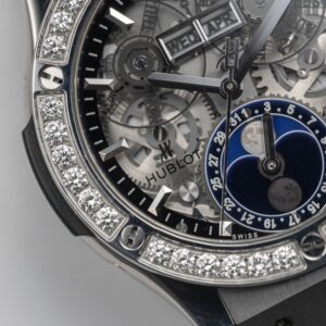 9 Hublot Classic Fusion Aerofusion Moonphase 547.NX.0170.LR