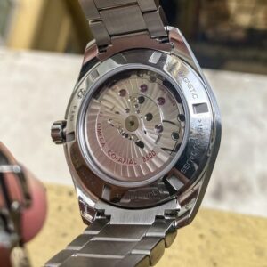 2 Omega Seamaster Aqua Terra 231.10.42.21.01.003