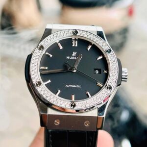 3 Hublot Classic Fusion Black 42mm 542.NX.1171.LR