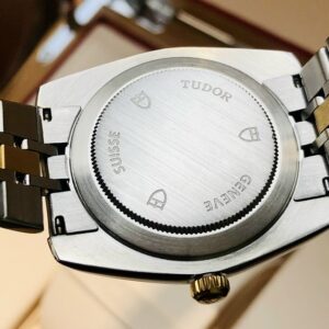 4 Tudor 21013-62583-CHPIDSTL Classic Date Champagne