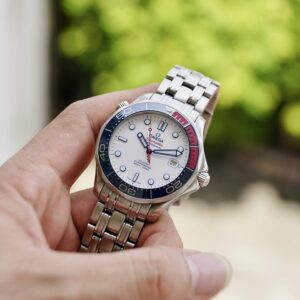 6 Omega Seamaster Commander's 007 212.32.41.20.04.001
