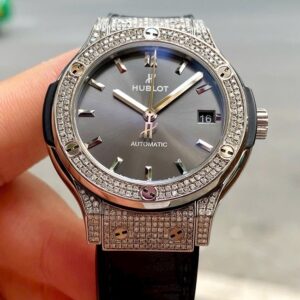 2 Hublot Classic Fusion Titanium Grey 38mm 565.NX.7071.LR