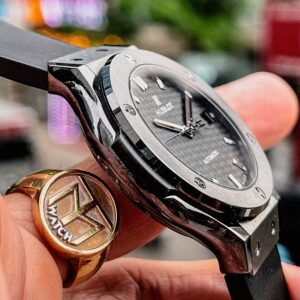 3 Hublot Classic Fusion Black Magic 565.CM.1771.RX