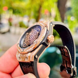 4 Hublot Big Bang Sang Bleu 465.OS.1118.VR.1704.MXM18