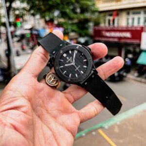 5 Hublot Classic Fusion Black Magic 565.CM.1771.RX