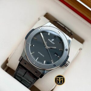 5 Hublot Classic Fusion Black Titanium 542.NX.1171.RX