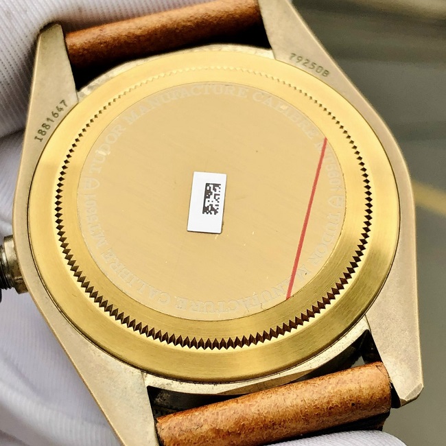 6 Tudor BlackBay Bronze 43mm 79250BM-003 Automatic 6 Tudor BlackBay Bronze 43mm 79250BM-003 Automatic