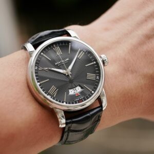 7 Montblanc 4810 Automatic Silver Dial Date Stainless Steel 114841