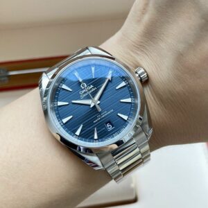 8 Omega Seamaster Aqua Terra Blue 38mm 220.10.38.20.03.001