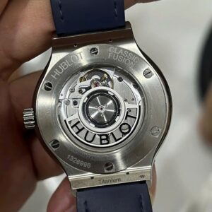 10 Hublot Classic Fusion Black Titanium 565.NX.7170.LR 38mm