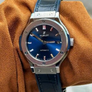 4 Hublot Classic Fusion Black Titanium 565.NX.7170.LR 38mm