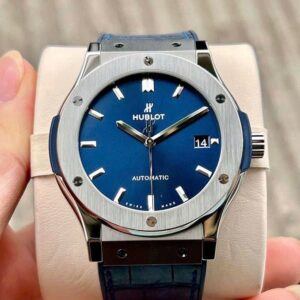 6 Hublot Classic Fusion Black Titanium 565.NX.7170.LR 38mm