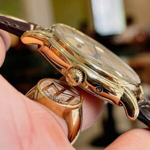 6 Jaeger-LeCoultre Worldtime 18k Yellow Gold 169.1.92