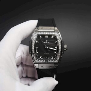 7 Hublot Spirit of Big Bang Diamond 39mm 665.NX.1170.RX.1204